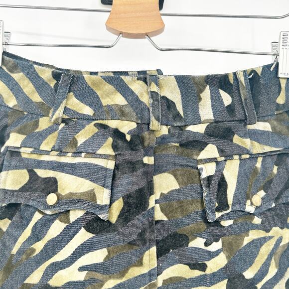 Express Womens Y2K Stretch Camo Velvet Animal Print Mini Skirt Size 3/4 Green - Picture 5 of 6